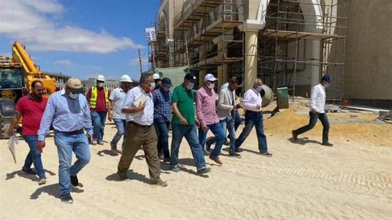 مسؤولو الإسكان