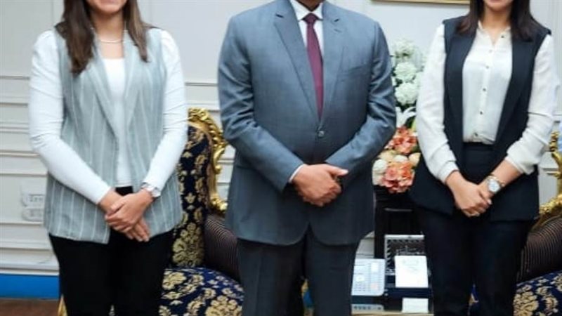 محافظ البحيرة يستقبل