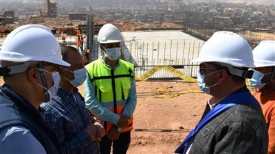 محافظ أسوان يبحث تنفيذ المرحلة الثالثة من المشروع السويسري لتحسين المياه