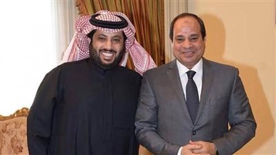 الرئيس السيسي يستقيل تركي آل الشيخ مستشار الديوان الملكي السعودي
