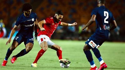 علي معلول يشارك في تدريبات الأهلي ويعلن جاهزيته للسوبر