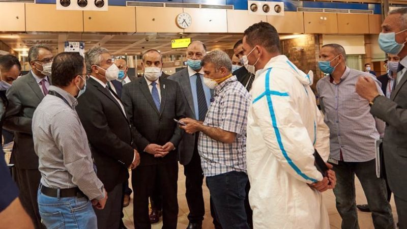 وزير الطيران خلال