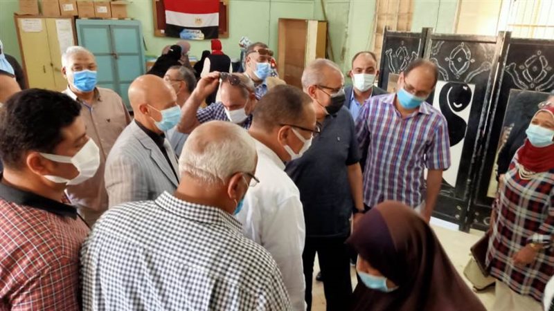 محافظ الشرقية ووكيل