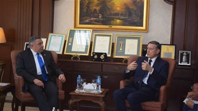  السفير الألماني بعد لقائه محافظ البحر الأحمر: مصر آمنة وعودة الرحلات السياحية قريبًا