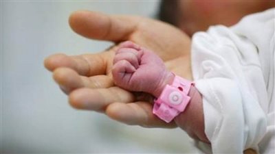 العثور على طفلة حديثة الولادة بجوار مزلقان بالدقهلية 