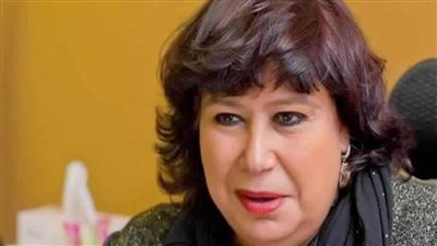 وزيرة الثقافة تتابع تنفيذ برنامج مسرح 