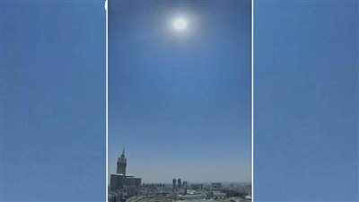 السعودية.. ظاهرة فلكية نادرة فوق الكعبة .. 
