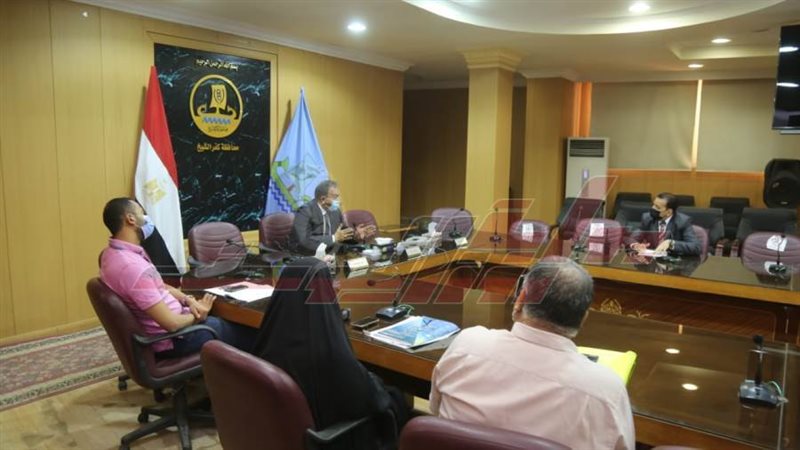 خلال الاجتماع