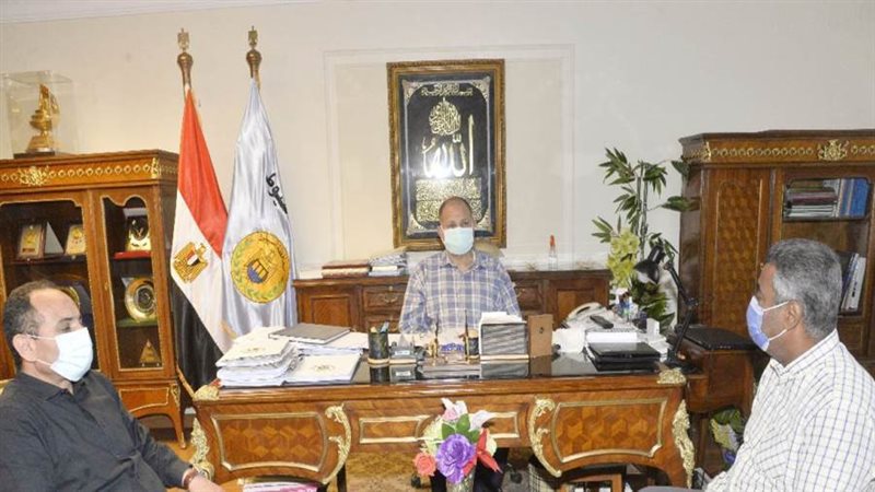 لقاء محافظ أسيوط