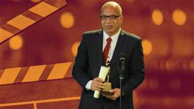 الظهور الأول لنجل شريف دسوقي مع والده بالمستشفى