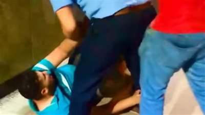 اعتداء أفراد الأمن بمستشفى دمنهور على المترددين يثير غضب الأهالي (صور)