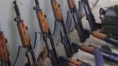 بسبب خصومة ثأرية.. مقتل مندوب مبيعات وإصابة أفراد من الأمن