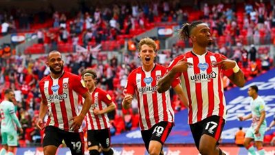 برينتفورد يتأهل للدوري الإنجليزي الممتاز بالفوز على سوانزي سيتي بهدفين للاشيء