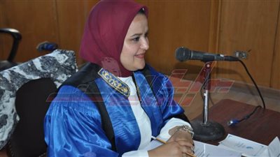 بتقدير امتياز.. رندا عفيفي تحصل علي درجة الماجستير في الآداب