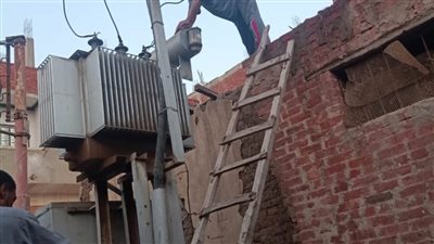محول كهرباء يتسبب في اشتعال النيران بأحد المنازل ووفاة 