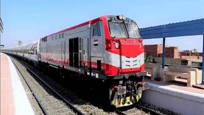 السكة الحديد: تشغيل القطارات القاهرة- أسوان والعكس على خط واحد لحين إصلاح القضبان في بني سويف