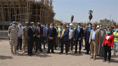 محافظ المنيا يتفقد إنشاء 78 عمارة ضمن مشروع التطوير العمراني لعواصم المحافظات