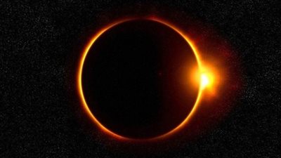 كسوف الشمس وبدء فصل الصيف وقمر الفراولة.. أبرز ظواهر يونيو الفلكية