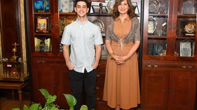 وزيرة الهجرة تلتقي الفنان آدم الشرقاوي وتعلنه سفيرًا للمبادرة الرئاسية 