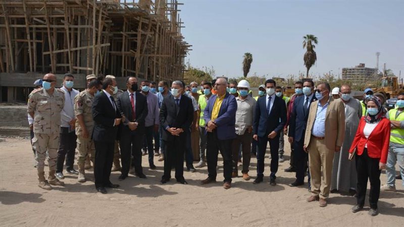 محافظ المنيا يتفقد