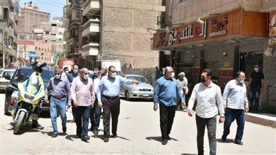 محافظ الشرقية يتفقد منطقتي الزهور ومنشية أباظة تمهيدًا  لرفع كفاءتها 