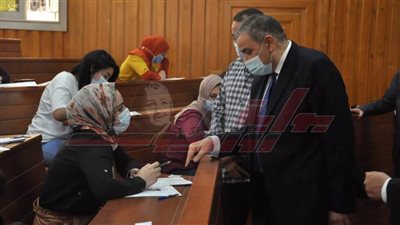 رئيس جامعة كفرالشيخ يتفقد امتحانات الفصل الدراسي الثاني 