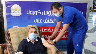 جامعة المنصورة تفتتح المقر الثاني لتطعيم منتسبيها بلقاح كورونا 