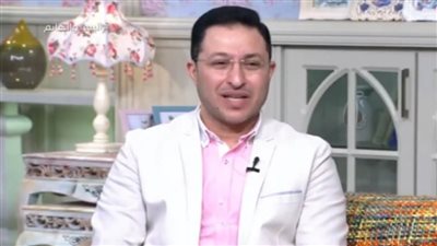 داعية: إذا رفض الرجل دعوة زوجته للفراش فهو 