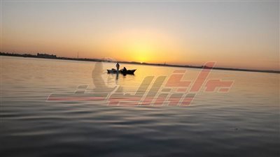 بالصور.. صيادو بحيرة 