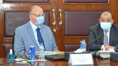 شعراوي ومحافظ القاهرة يتابعان إجراءات تفعيل عقود منظومة المخلفات مع شركتي 