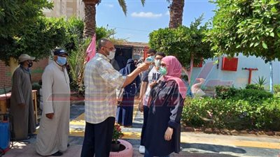  وسط إجراءات احترازية.. طلاب كفر الشيخ يؤدون امتحانات الشهادة الإعدادية