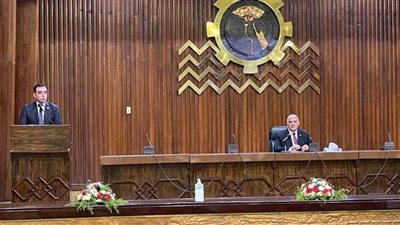 وفد تنسيقية شباب الأحزاب والسياسيين يلتقي وزير الري