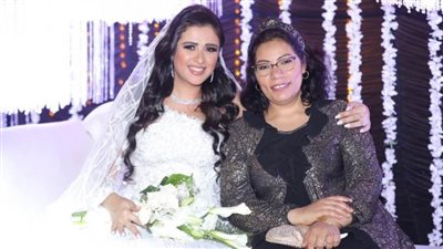 إيمان السيد تعلق على أزمة شريف دسوقي.. وماذا قالت عن زفاف ياسمين عبد العزيز؟