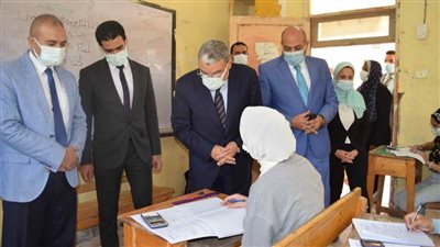 محافظ المنيا يتابع انتظام سير امتحانات الشهادة الإعدادية بعدد من اللجان