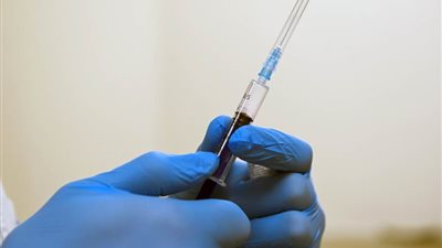 الكرملين يكشف عن الموعد المحتمل لبدء تطعيم الأجانب ضد كورونا في روسيا