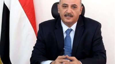وزير المياه اليمني يجدد تحذير الحكومة من خطورة ناقلة النفط صافر جرّاء تعنت الحوثيين