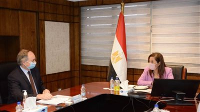 وزيرة التخطيط تبحث مع سفير الاتحاد الأوروبي بمصر تعزيز العلاقات الثنائية