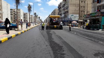 بورسعيد: مواصلة أعمال وضع طبقة الأسفلت النهائية لشارع عبد الرحمن شكري