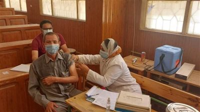 صحة المنيا تبدأ تطعيم المشاركين في أعمال امتحانات الشهادات العامة