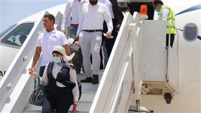 عاجل .. مطار برنيس الدولي يستقبل أولى رحلات مصر للطيران 