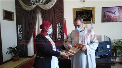 تسليم عقود تقنين أراضي أملاك الدولة بكفر الشيخ