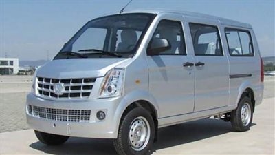 رئيس مركز المنيا يناقش آليات استبدال مواصلات سيارات الربع نقل إلى سرفيس