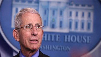 فاوتشي يحث الأمريكيين على سرعة التطعيم لمواجهة السلالة الهندية لكورونا