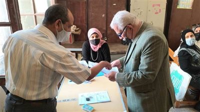 مدير مديرية التربية يتفقد بعض لجان امتحانات شهادة مرحلة التعليم الأساسي