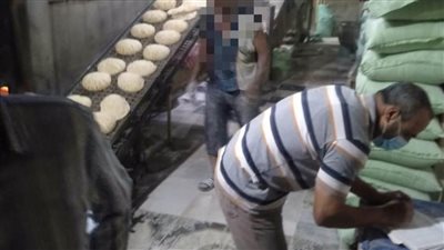 ضبط ١١ مخبزًا مخالفًا فى حملة تموينية بكفر الدوار