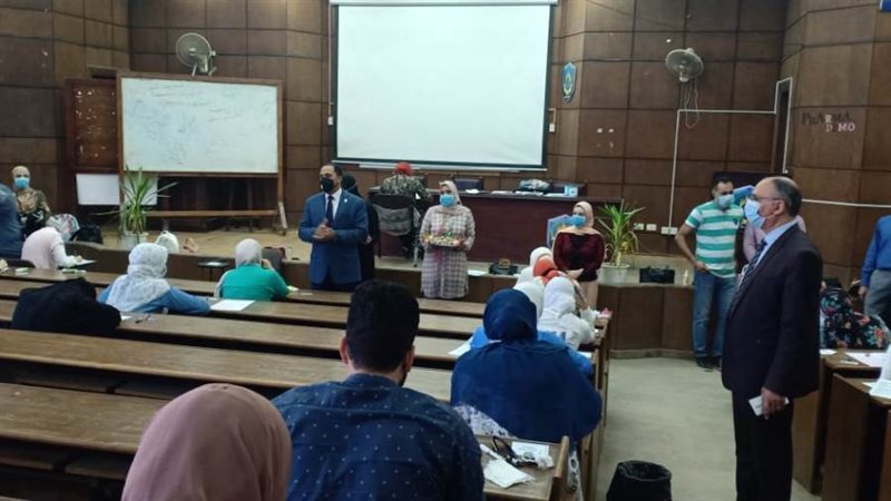 رئيس جامعة دمنهور