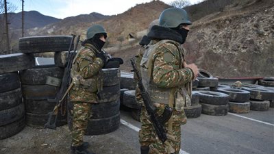 الدفاع الأرمنية تنفي قصف مواقع القوات الأذربيجانية على الحدود