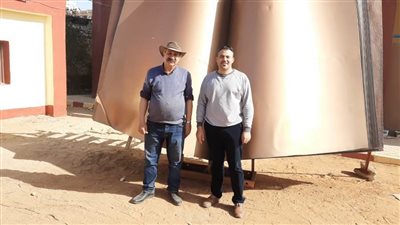 نحات المشاهير بجامعة أسيوط يصمم مجسم 