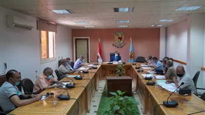 لجنة الاستراحات ومساكن هيئة التدريس بجامعة سوهاج تجتمع لاستعراض آخر المستجدات