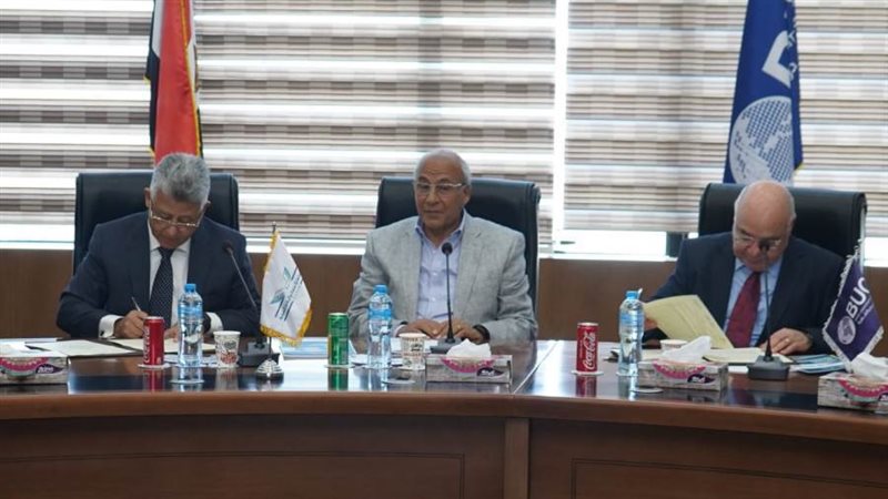 خلال توقيع بروتوكول